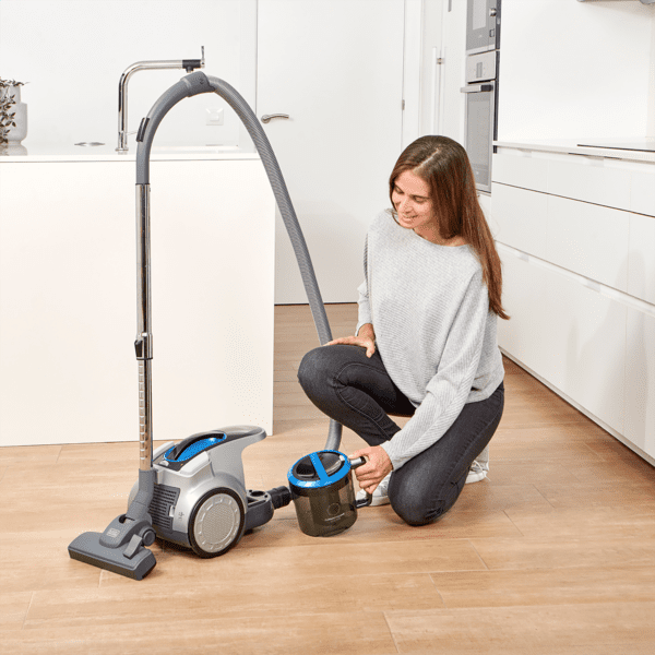 Black & Decker BXVML700E Bodenstaubsauger beutellos